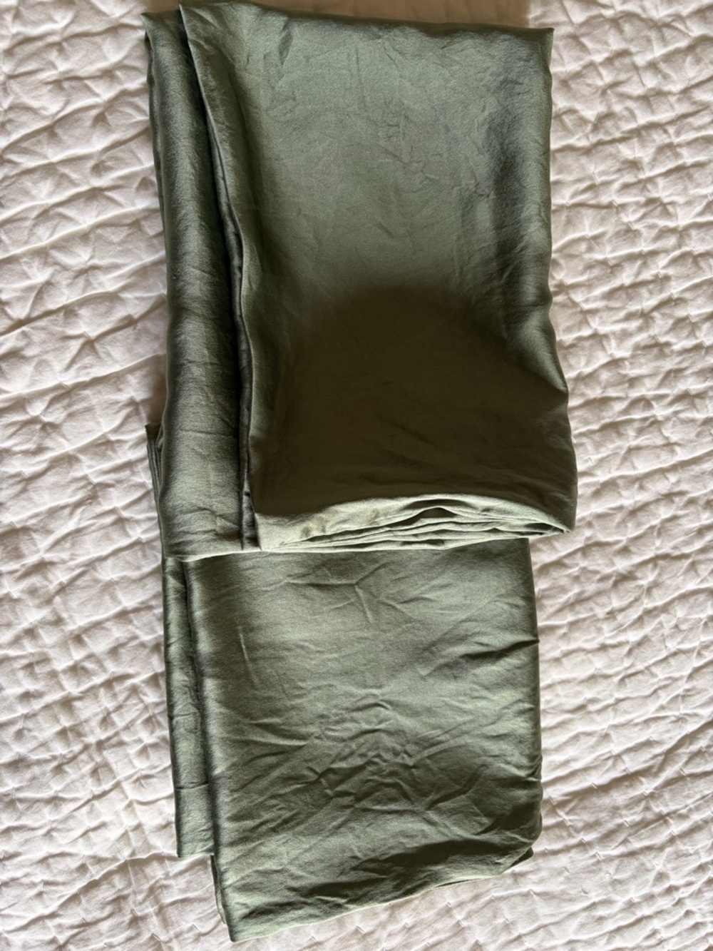 Silk & Snow 100% Mulberry Silk Pillowcases (2)- Olive Green